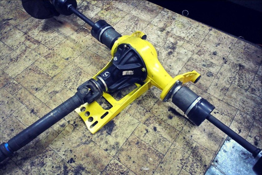 Стальной редуктор переднего моста Шевроле Нива