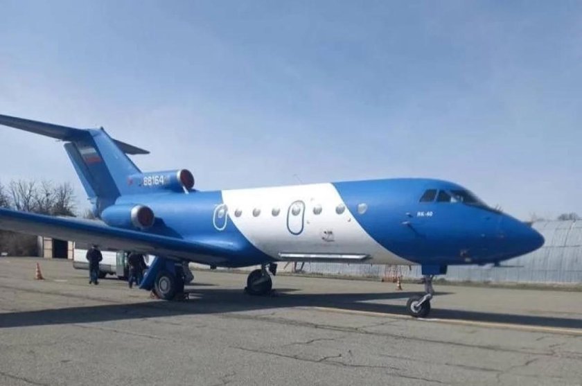 Самолет як 40