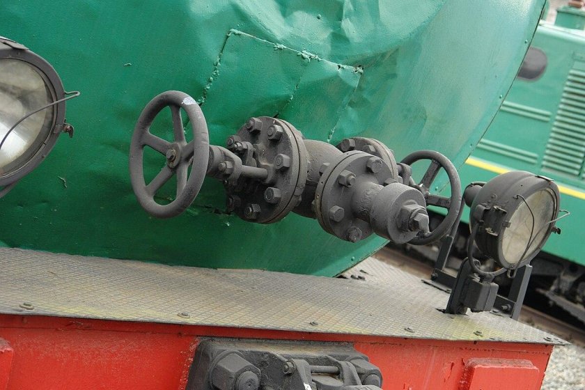 Бестопочный паровоз 9305