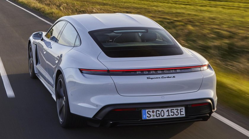 Порше Taycan 2020