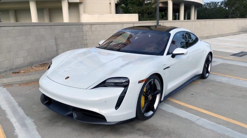 Порше электромобиль Тайкан