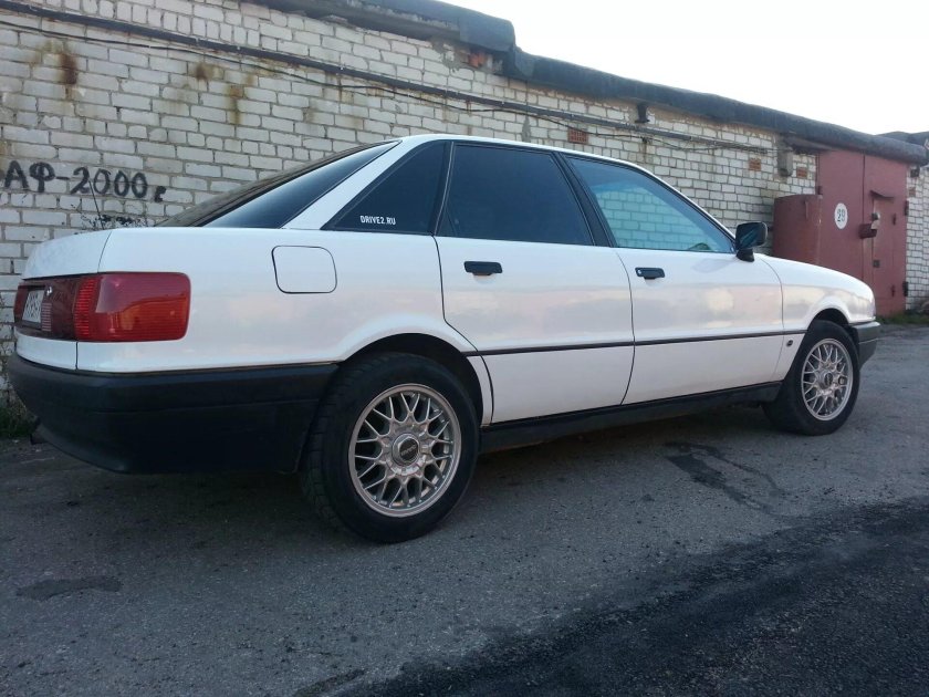 Ауди 80 б3 белая