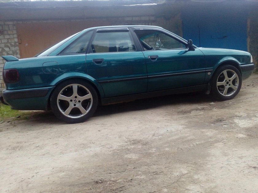 Audi 80 зелёный металлик