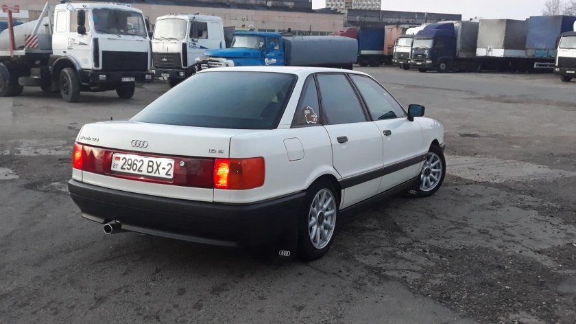 Audi 80 r15