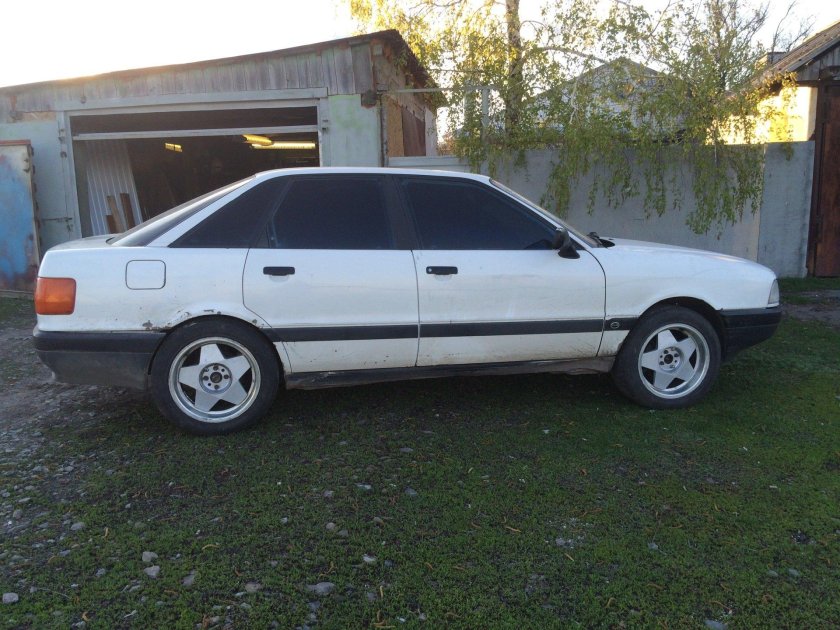Ауди 80 б3 белая