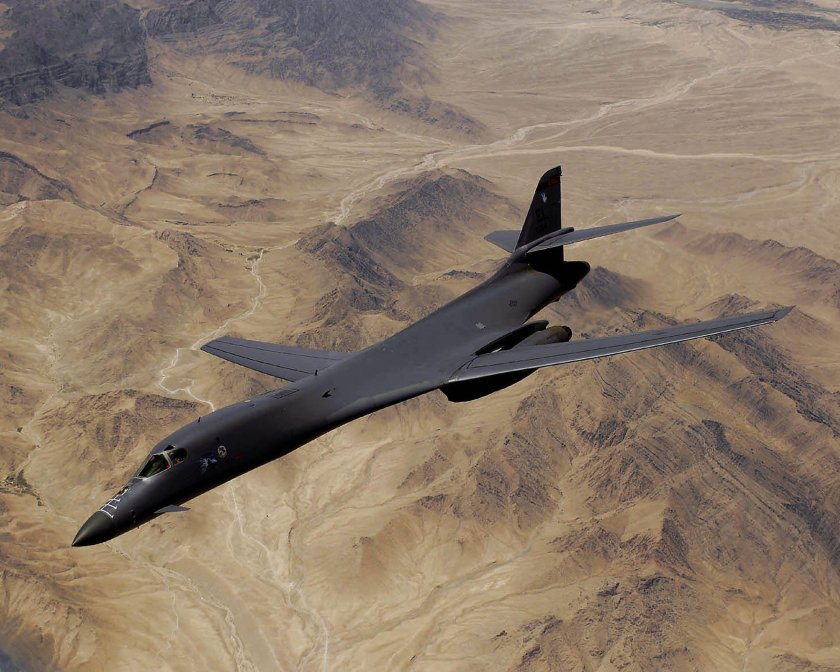 Б1 Лансер бомбардировщик