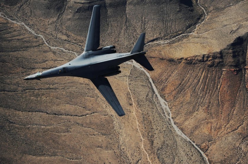 Самолёт b-1b Lancer