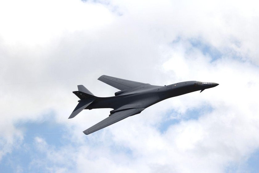 Rockwell b-1 lancer
