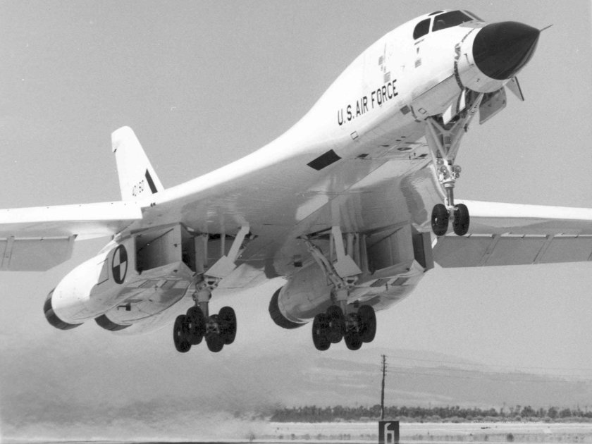 Б1 Лансер бомбардировщик