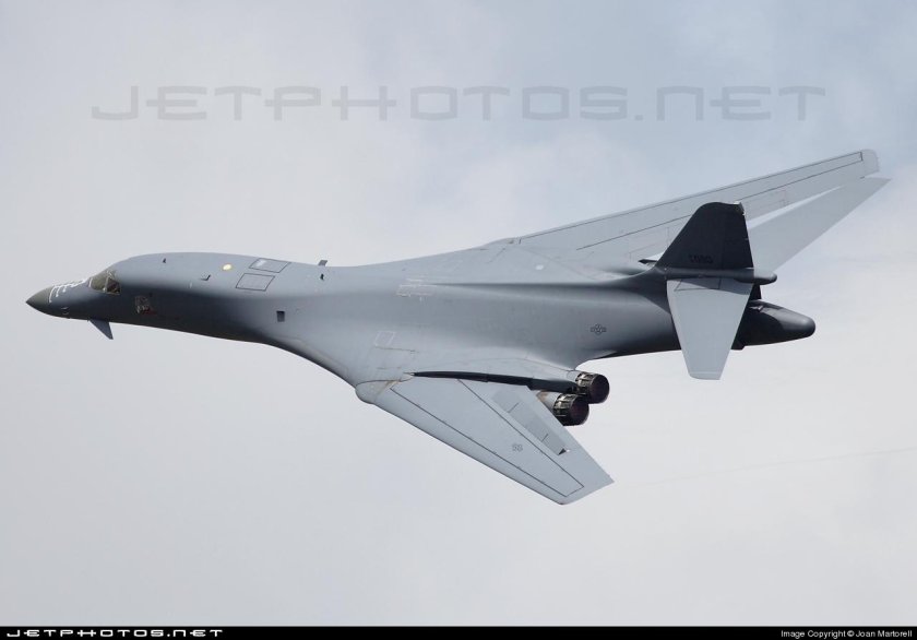 Rockwell b-1 «Лансер»