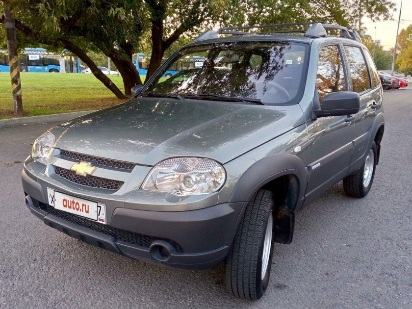 Chevrolet Niva 1.7 MT