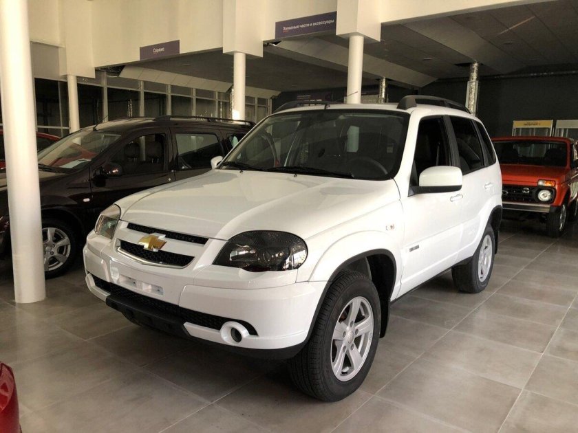 Niva Chevrolet 2018 белая