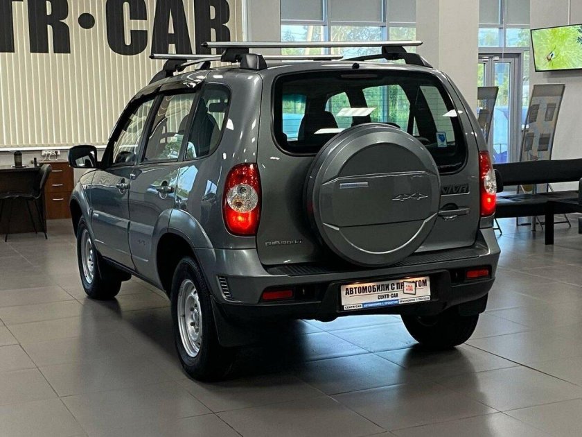 Нива Шевроле 3 дверная