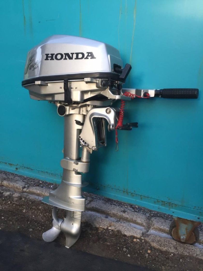 Мотор Хонда 5 4х тактный