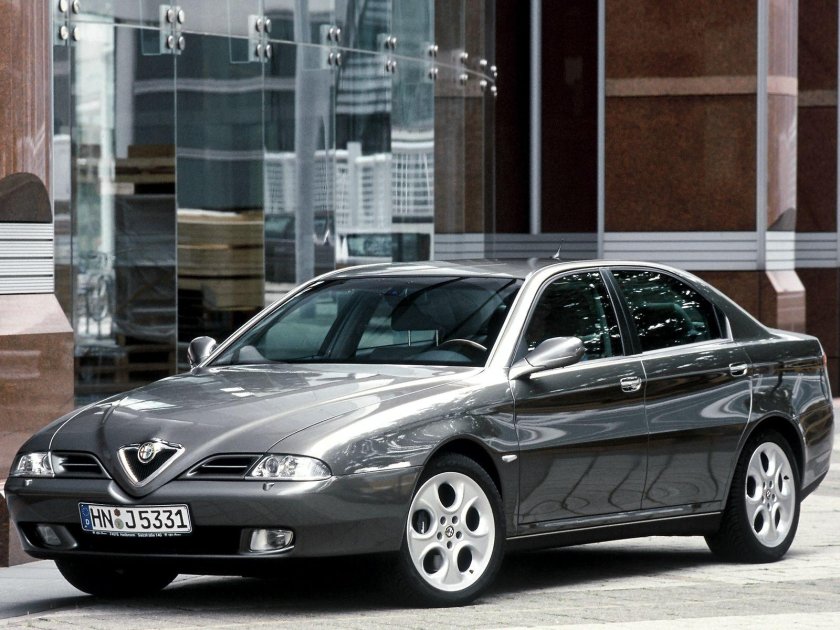 Alfa Romeo 166