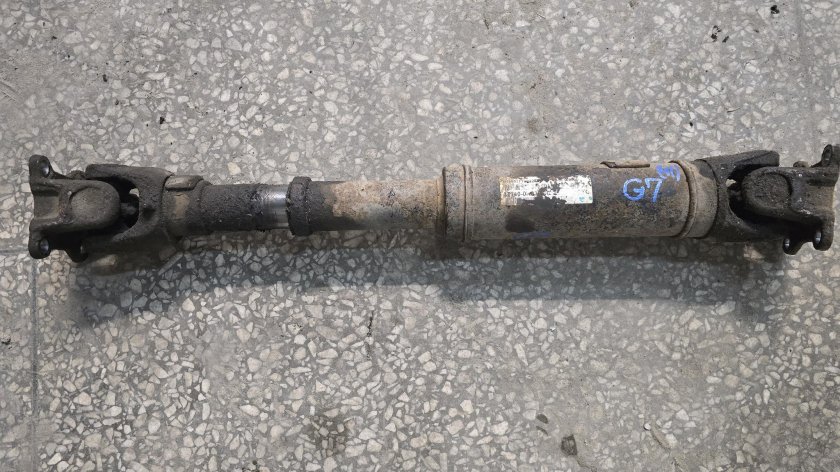 Карданный вал передний toyota hilux