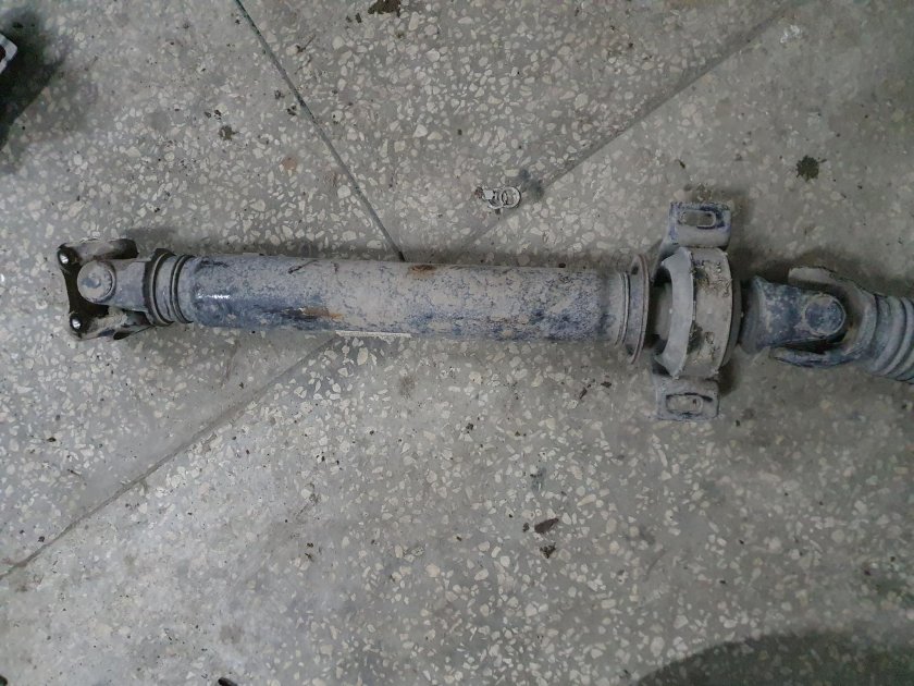 Карданный вал Тойота Хайлюкс задний