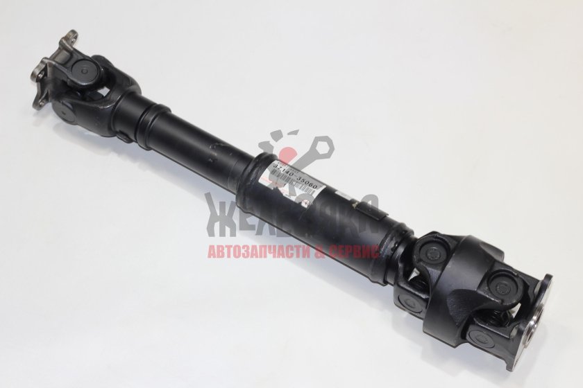 Карданный вал передний 37140-60520