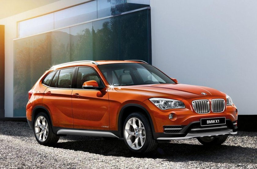 BMW x1 оранжевый