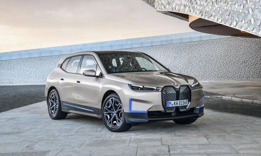 БМВ IX 2021