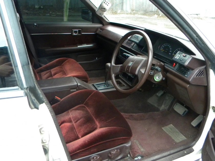 Toyota Chaser 70 салон
