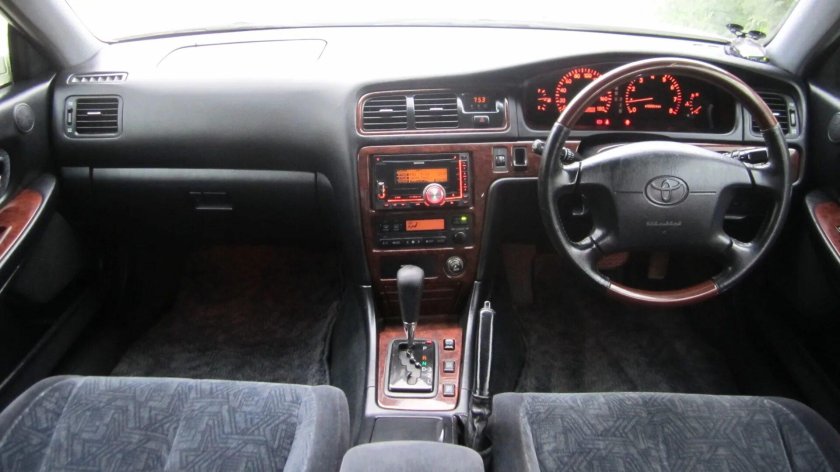 Toyota Mark 2 100 салон