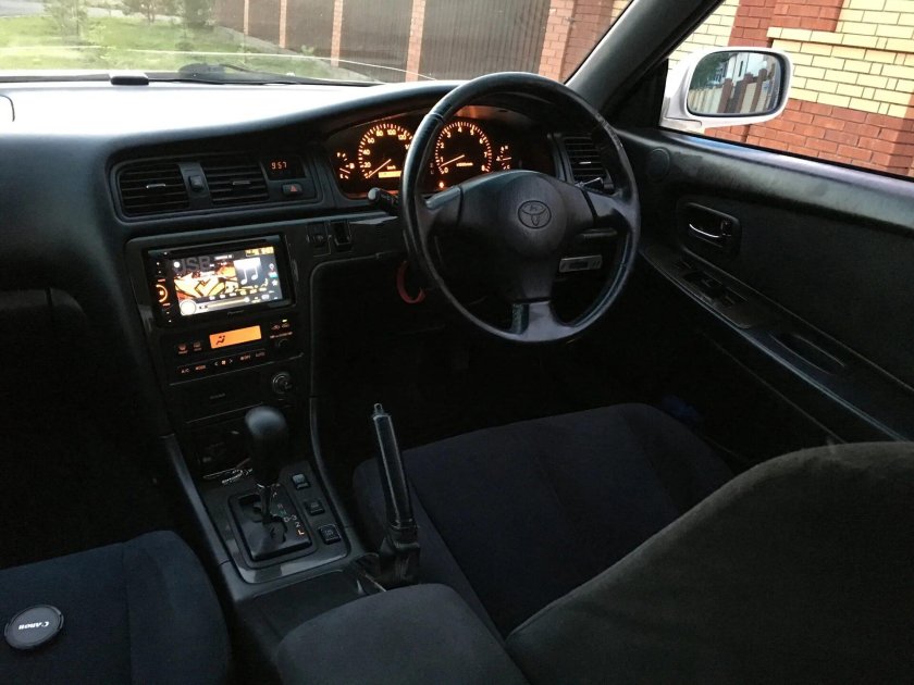 Toyota Chaser салон