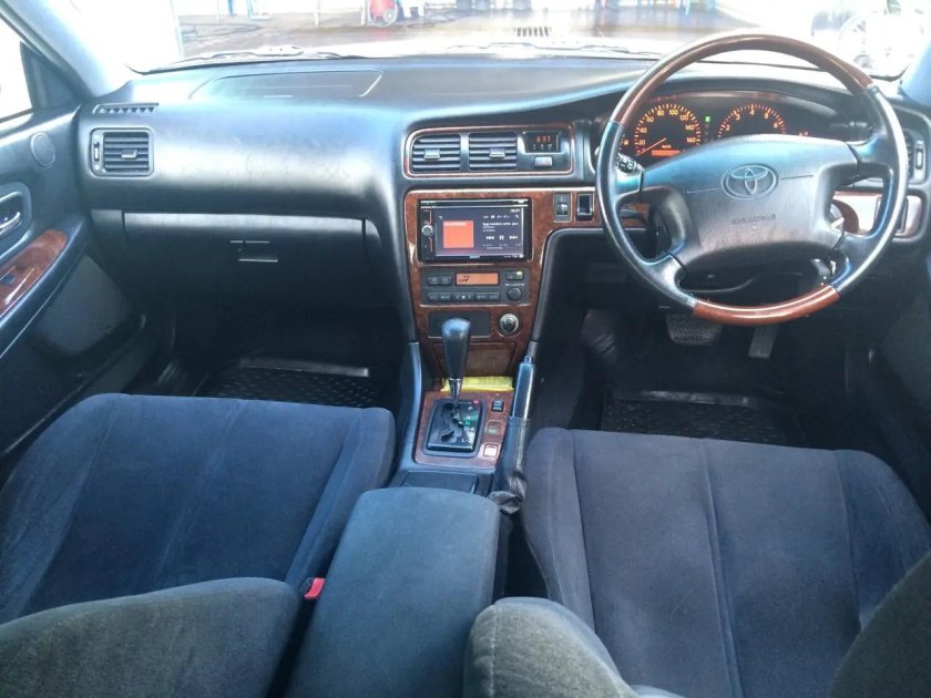 Toyota Chaser 100 салон