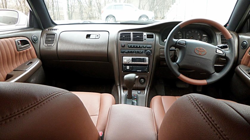 Toyota Chaser 90 салон