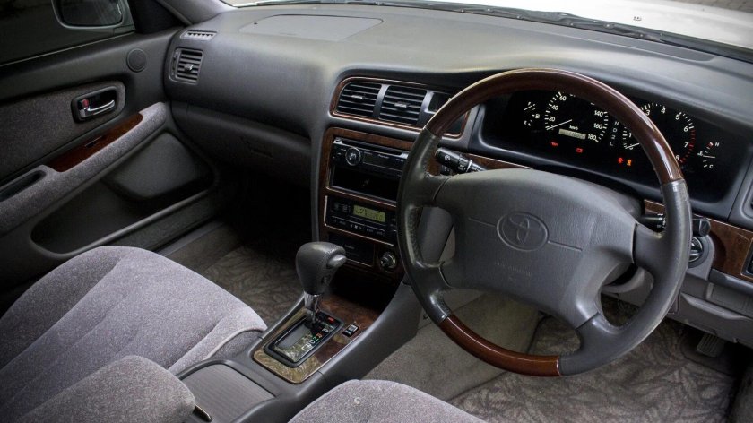 Toyota Cresta 100 салон