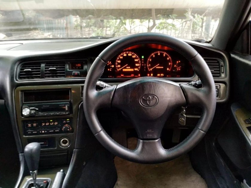 Toyota Chaser 100 салон