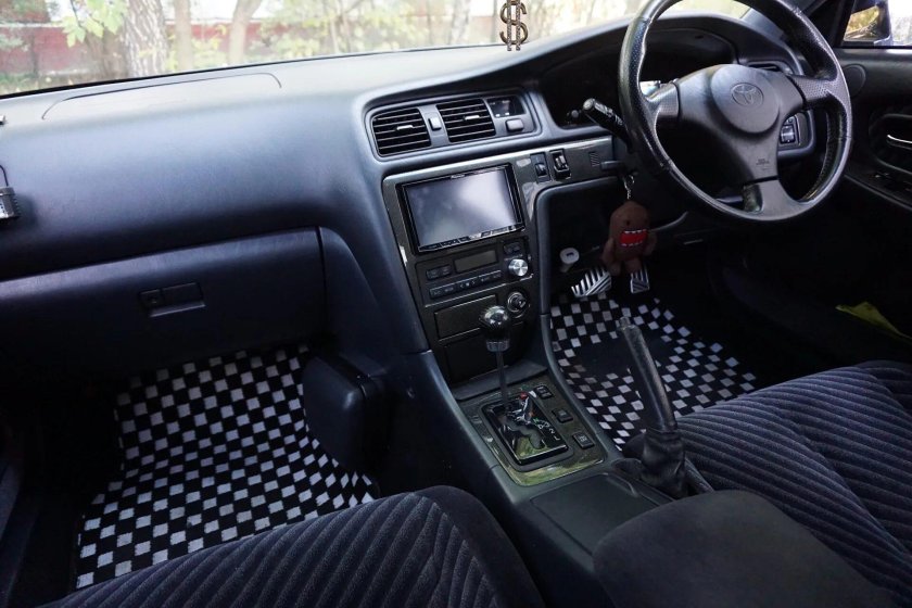 Тойота Чайзер 100 салон