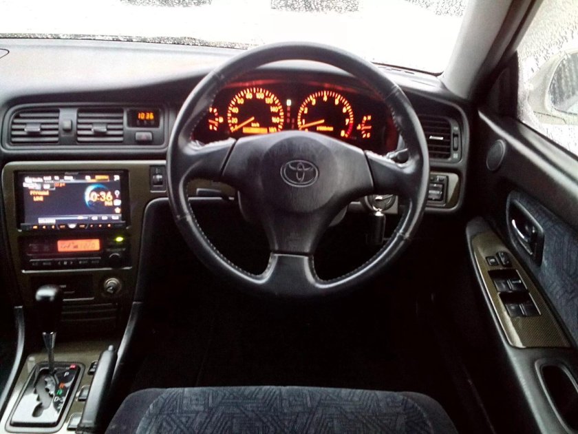 Toyota Mark 2 100 салон