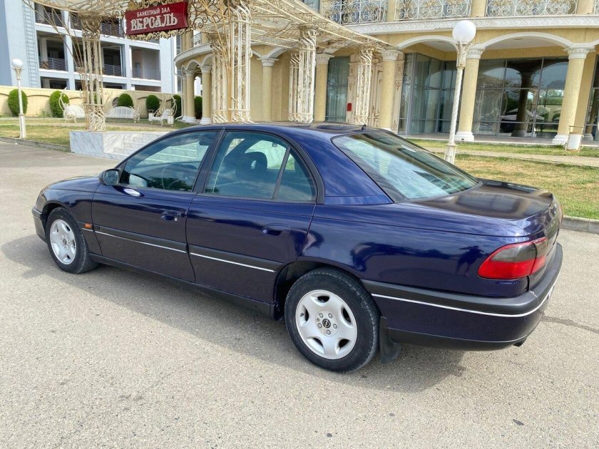 Опель омега 1999 года