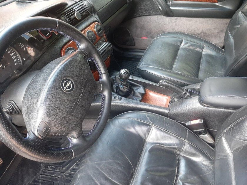 Опель омега 2000 салон