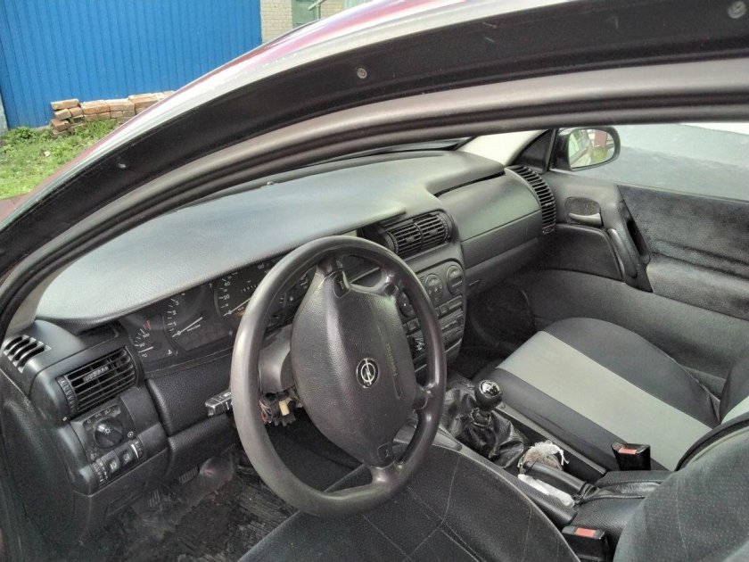 Mazda familia 1997 салон