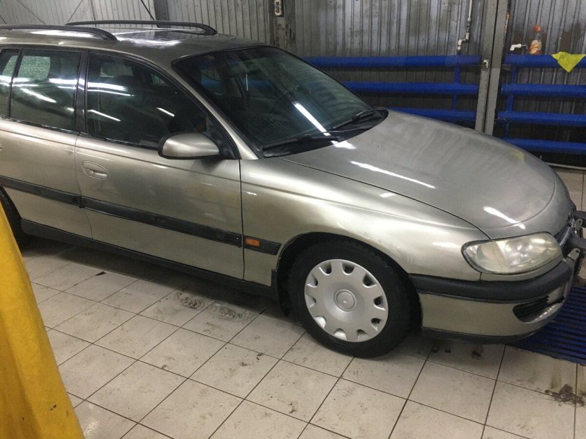 Опель Омега 2.2