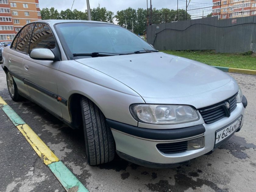 Опель Омега 98 года