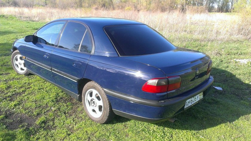 Opel Omega в с 1994-1999 г.в белый фон