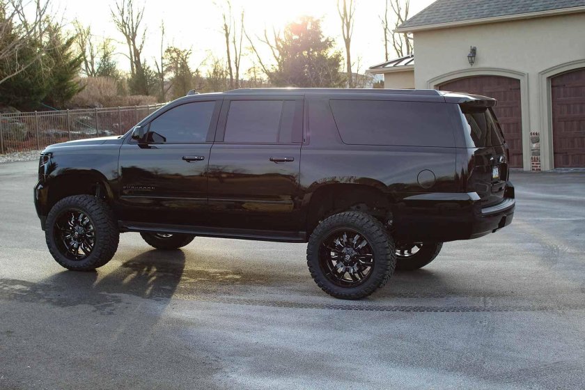 Chevrolet tahoe black