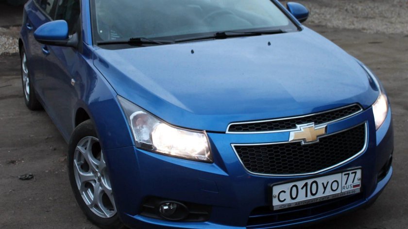 Шевроле Круз синяя 2011