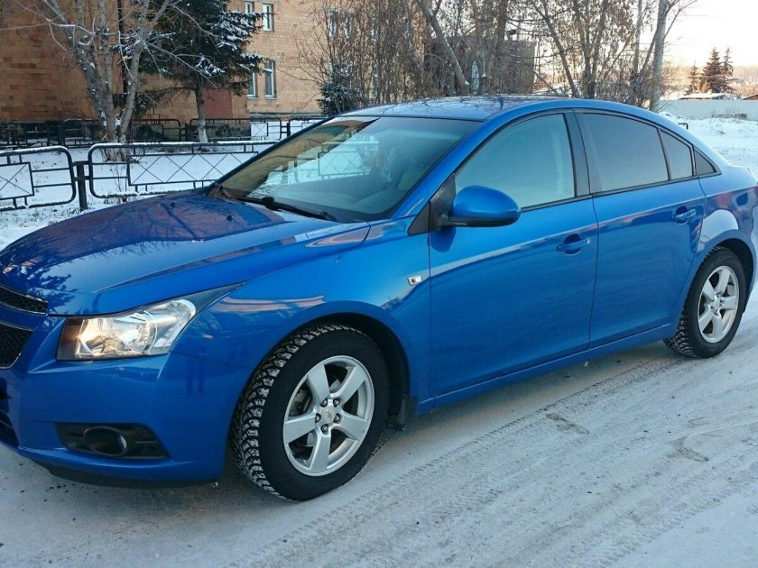Chevrolet cruze 2011 синий