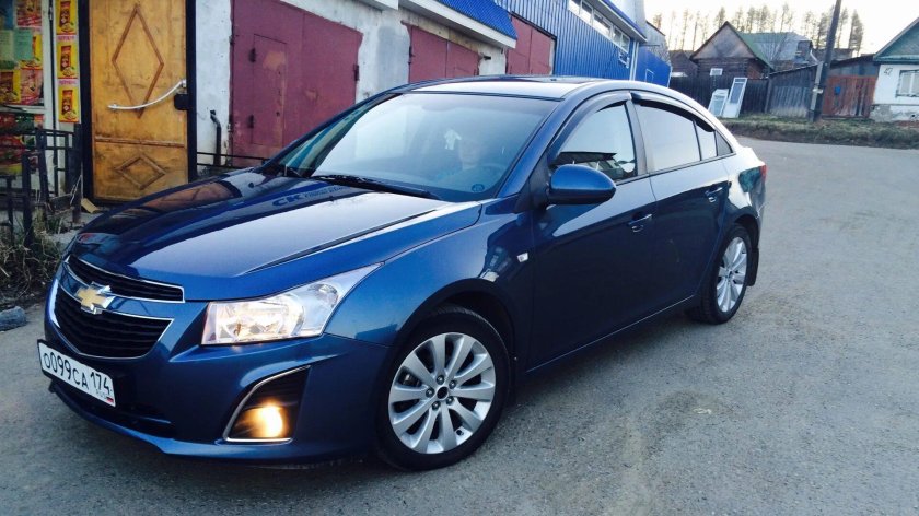 Chevrolet Cruze синий