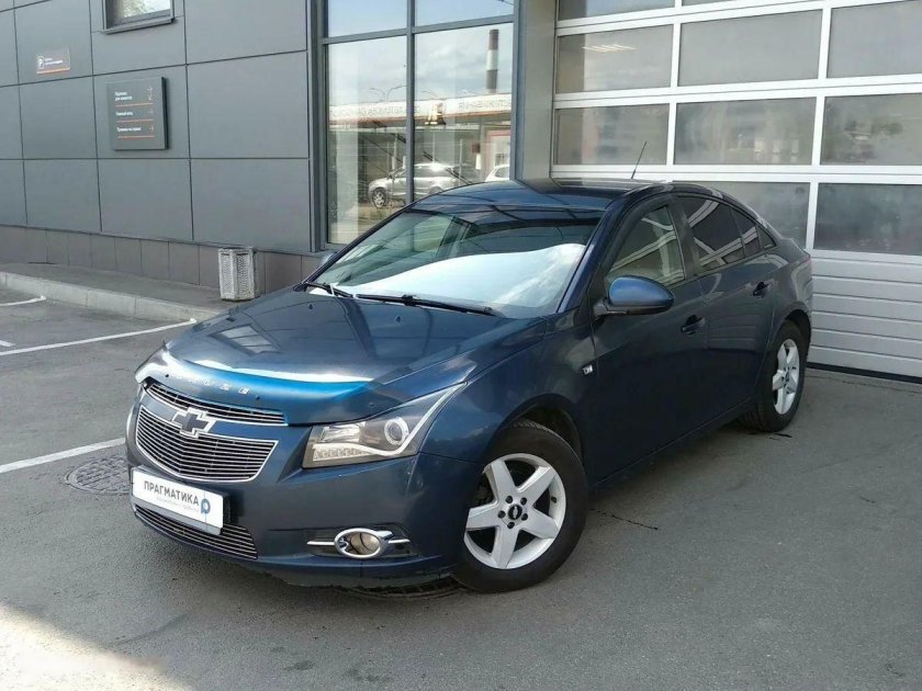 Шевроле Круз синяя 2011