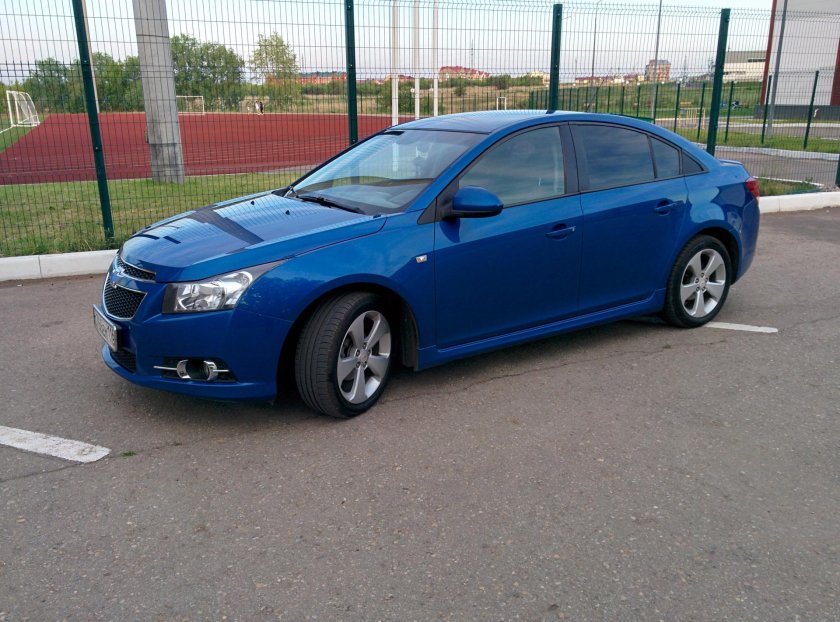 Chevrolet Cruze синий металлик