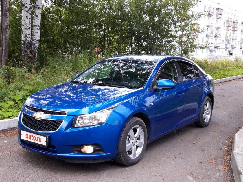 Шевроле Круз 2011 года синий
