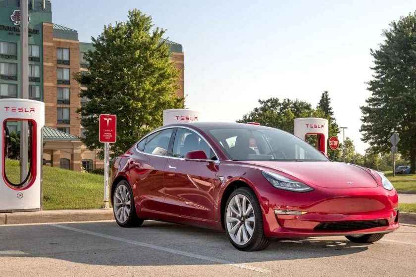 Электроавтомобиль Тесла модел 3
