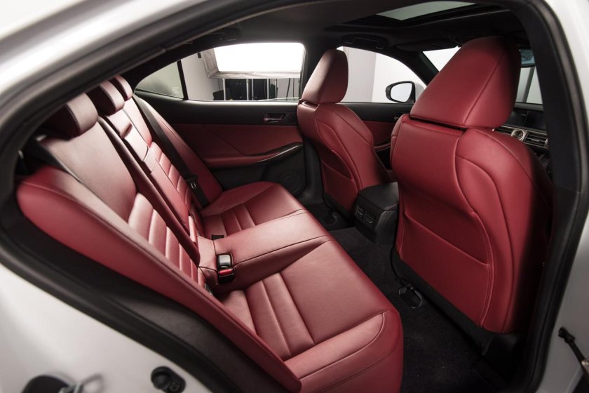 Lexus is 350 красный салон