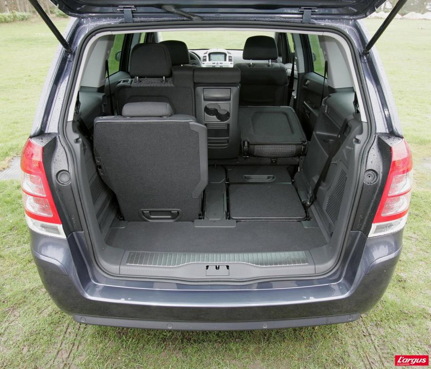 Opel Zafira багажник