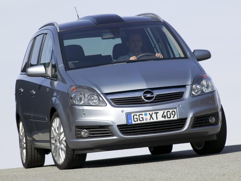 Opel Zafira 2005 2.2